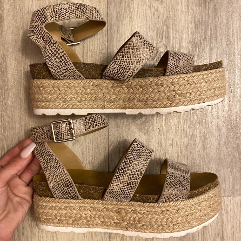 SODA Womens Platform Espadrilles Wedges Sandals Snakeskin Cream Beige Black Sz 8 - Picture 6 of 12